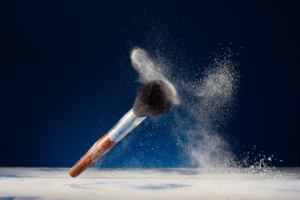 Makeup-Brush-120918641