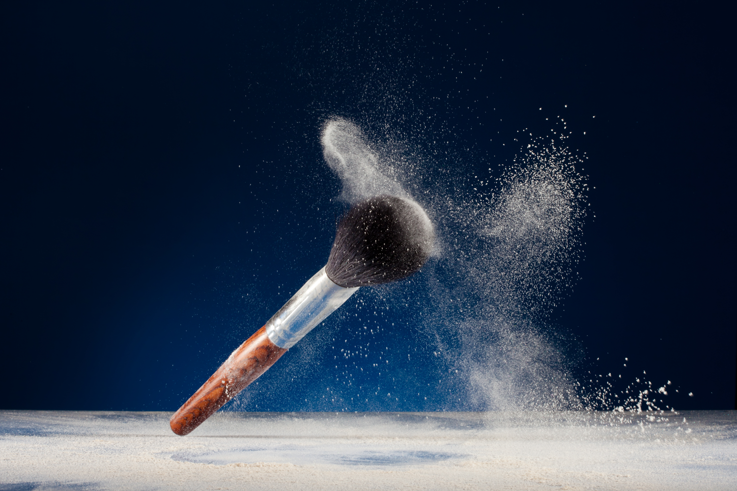 Makeup-Brush-120918641