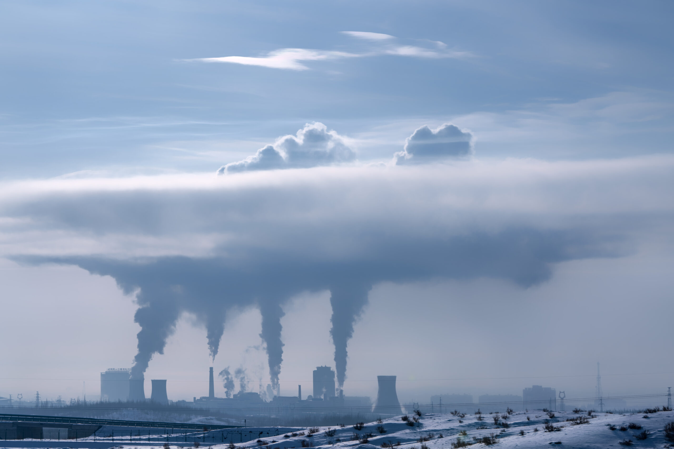 Distant-view-of-smoke-stacks-and-polluted-sky